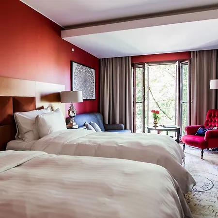 텔레그라프, 오토그래프 컬렉션 5*